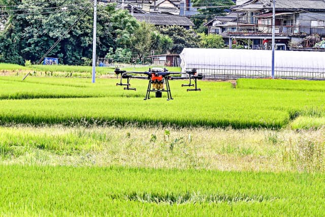ドローンによる農薬散布 